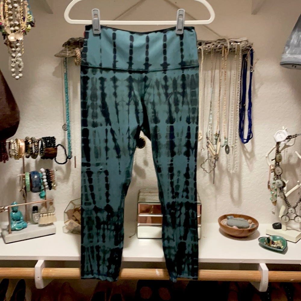 Lululemon Wunder Under Sz 8